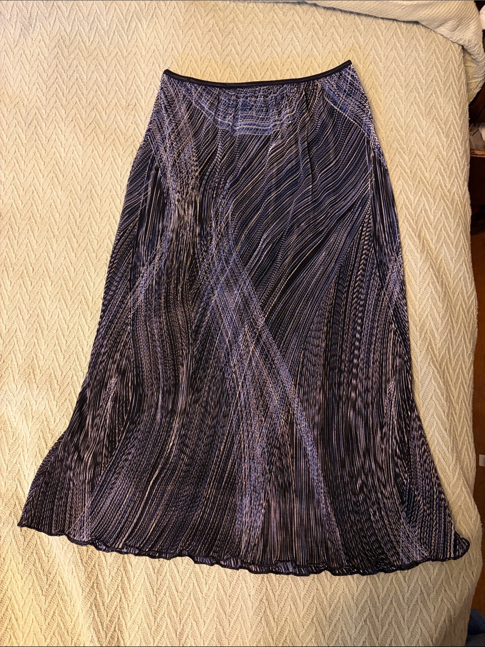 ARDEN B Women's Pleated A-Line Skirt in Dark Navy crinkle with ripple hem… very